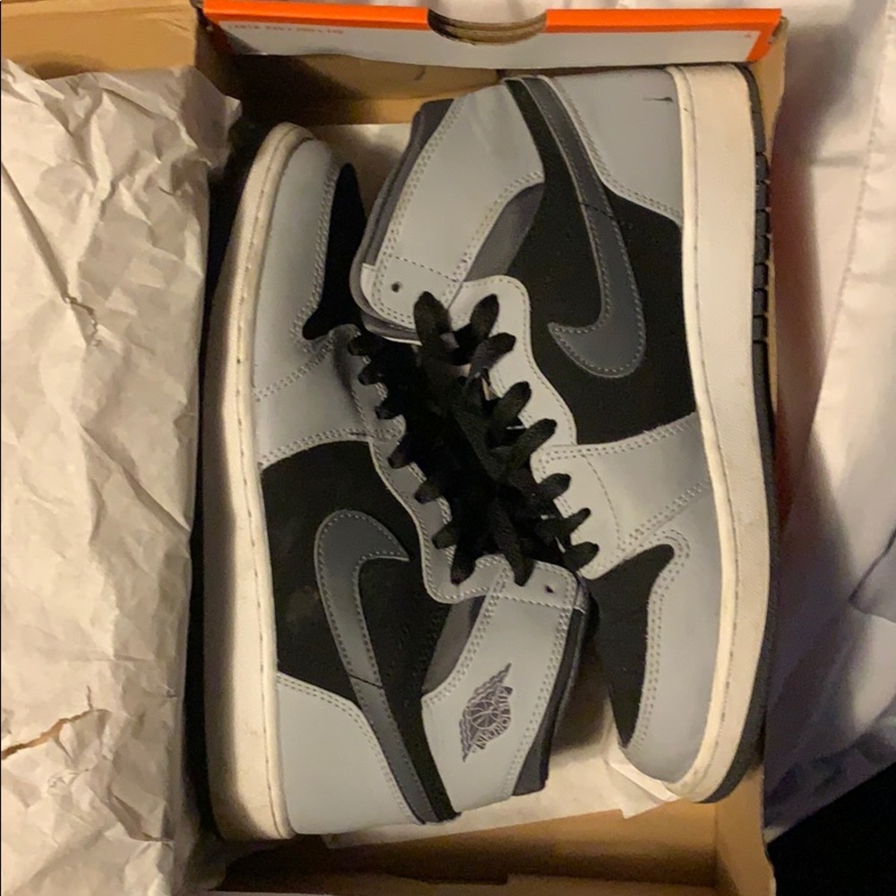 Jordan 1 mids